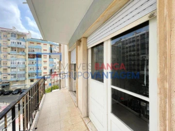 Apartamento T3 para Venda em Massamá e Monte Abraão