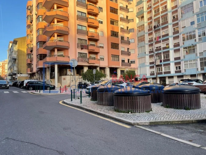 Apartamento T3 para Venda em Massamá e Monte Abraão Foto 28