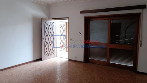 Moradia T6 para Venda em Vila das Aves