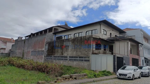 Moradia T6 para Venda em Vila das Aves