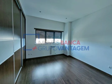 Apartamento T3 para Venda em Marvila, Ribeira Santarém, São Salvador, São Nicolau