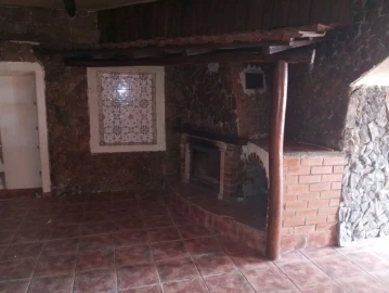 Moradia T2 para Venda em Rio de Couros e Casal dos Bernardos