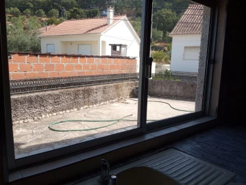Moradia T2 para Venda em Rio de Couros e Casal dos Bernardos