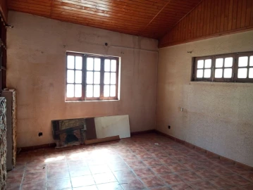 Moradia T2 para Venda em Rio de Couros e Casal dos Bernardos