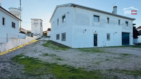 Moradia T8 para Venda em Povoa da Isenta
