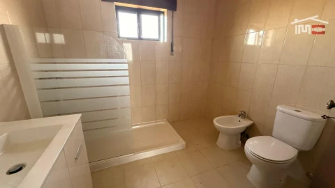 Moradia T8 para Venda em Povoa da Isenta