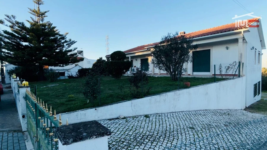 Moradia T8 para Venda em Povoa da Isenta Foto 2
