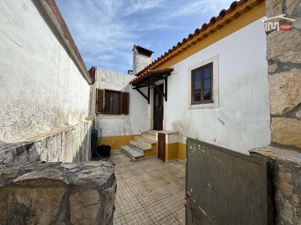 Moradia T2 para Venda em Seiça Foto 2