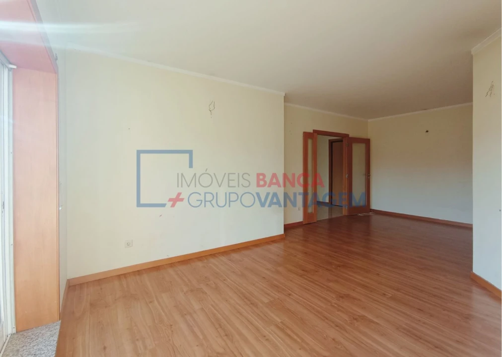 Apartamento T2 para Venda em Canelas Foto 4