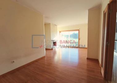 Apartamento T2 para Venda em Canelas