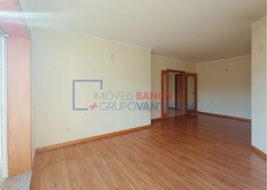 Apartamento T2 para Venda em Canelas