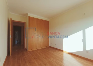 Apartamento T2 para Venda em Canelas