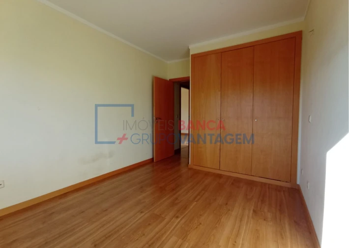 Apartamento T2 para Venda em Canelas Foto 13