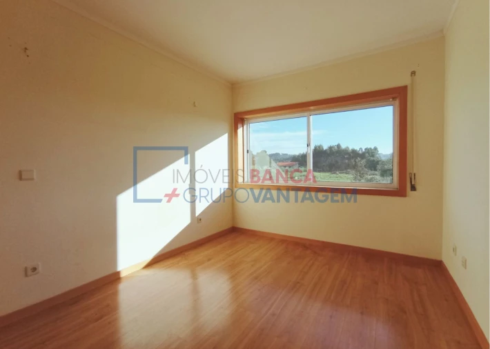 Apartamento T2 para Venda em Canelas Foto 14
