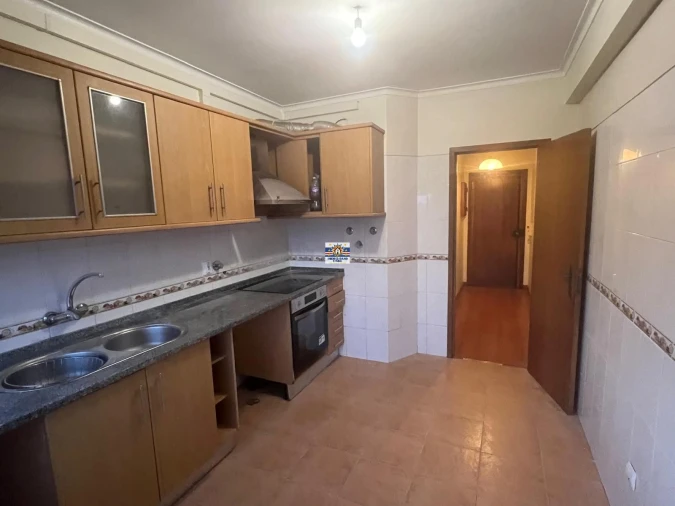 Apartamento T2 para Venda em Queluz e Belas Foto 5