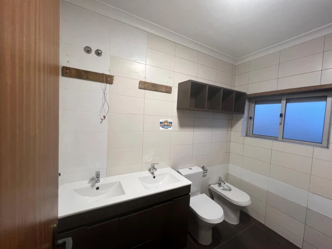 Apartamento T2 para Venda em Queluz e Belas Foto 12