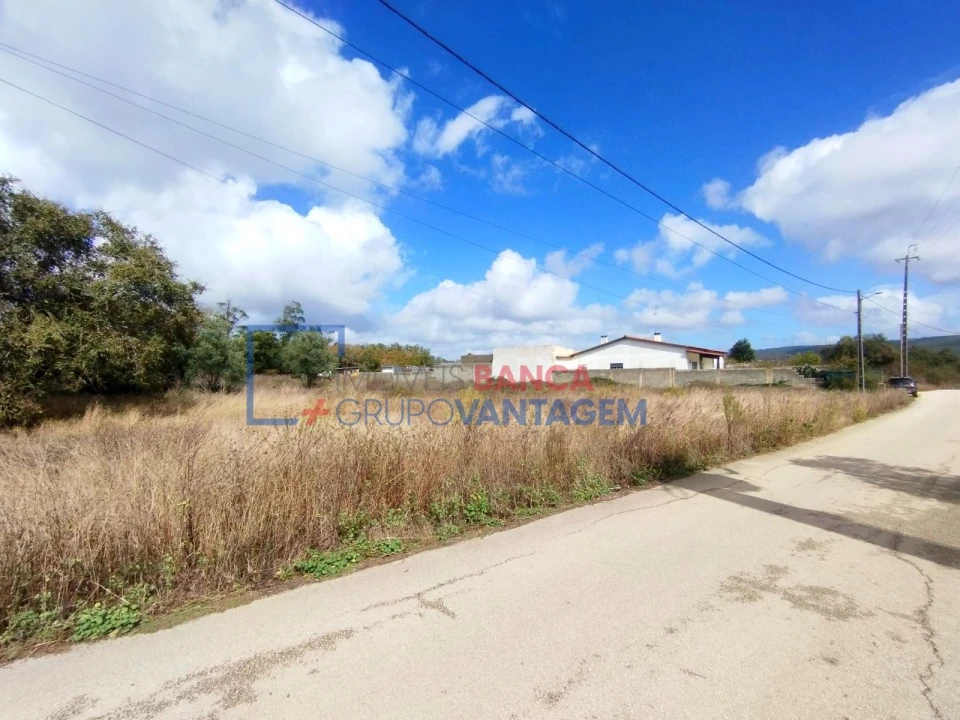 Terreno Comércio / Armazém para Venda em Turquel Foto 13