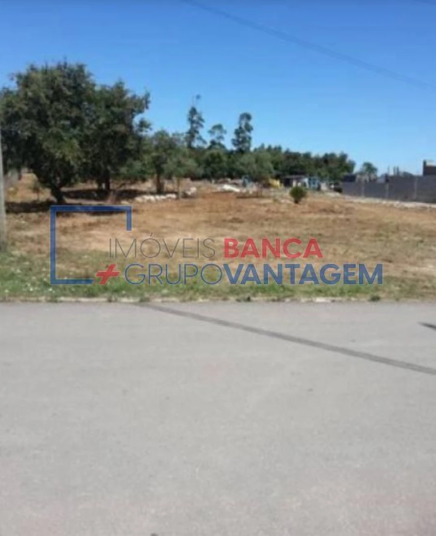 Terreno Comércio / Armazém para Venda em Turquel Foto 8