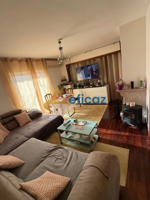 Moradia T3 para Venda em Lomba