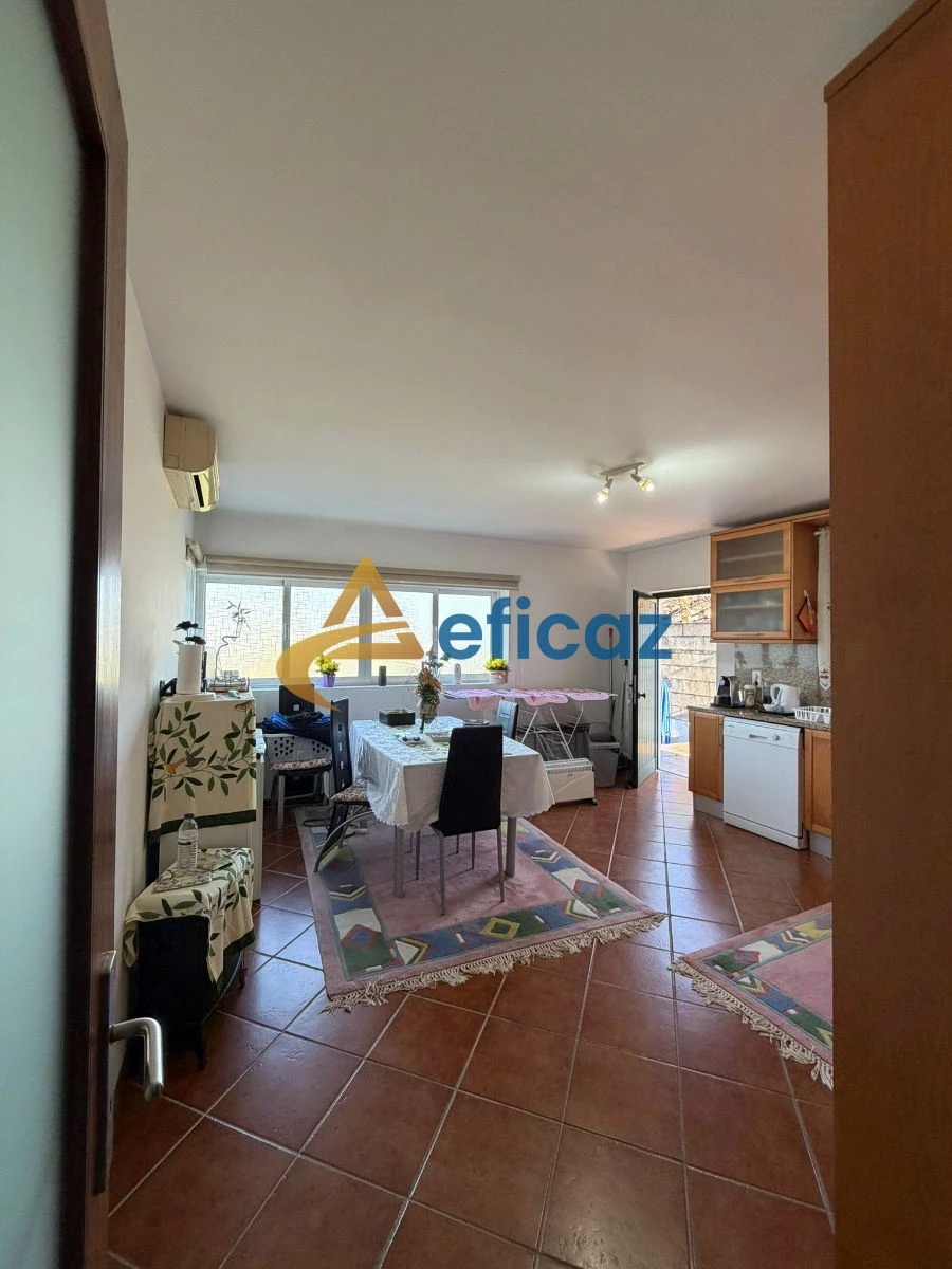 Moradia T3 para Venda em Lomba Foto 5