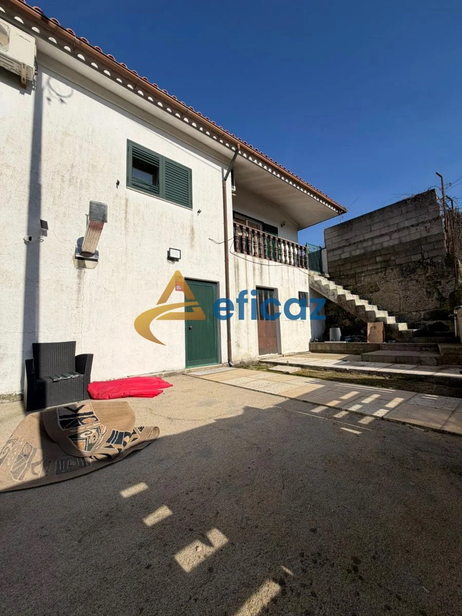 Moradia T3 para Venda em Lomba Foto 19