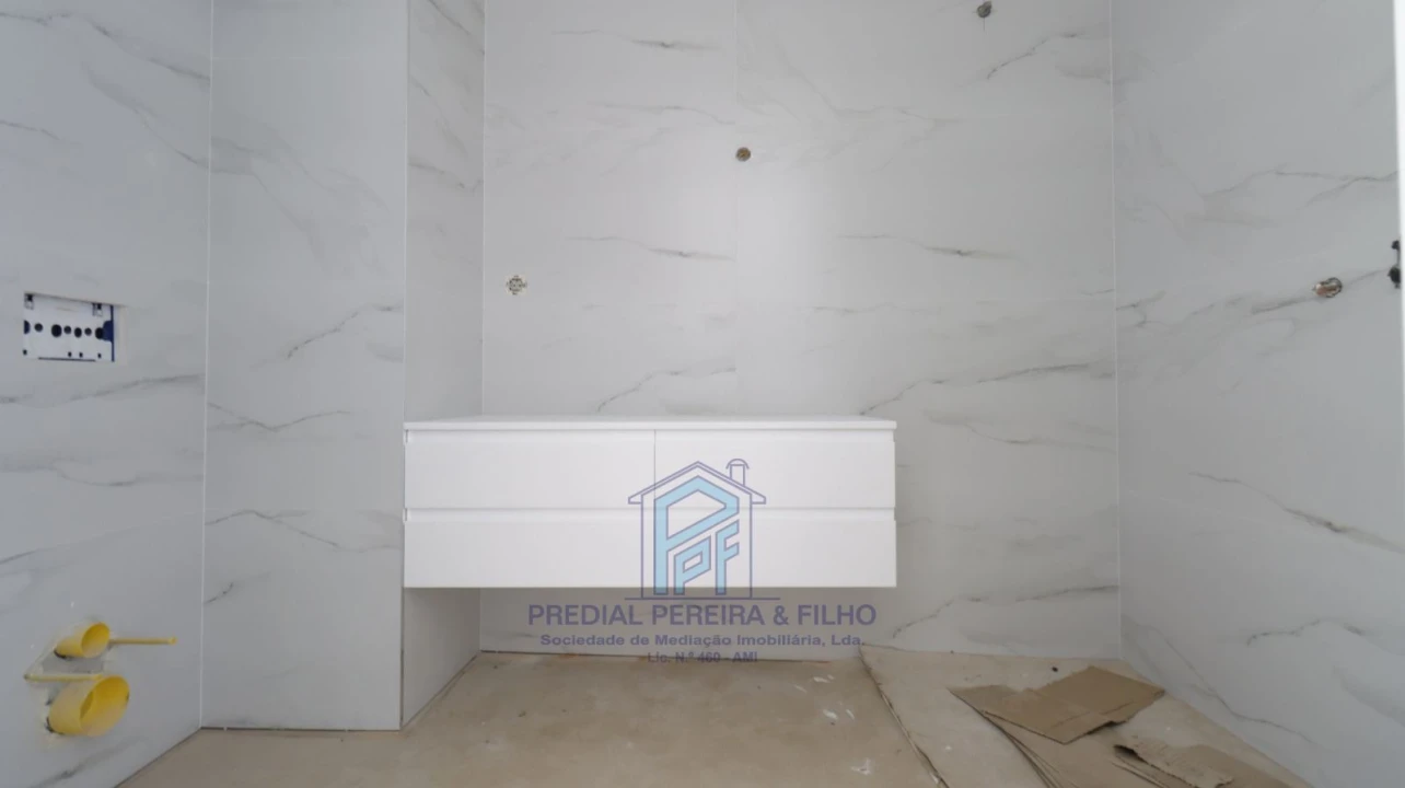 Apartamento T2 para Venda em Rio Tinto Foto 11