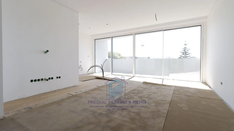 Apartamento T2 para Venda em Rio Tinto Foto 3