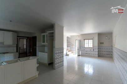 Moradia T3 para Venda em Nossa Senhora da Piedade