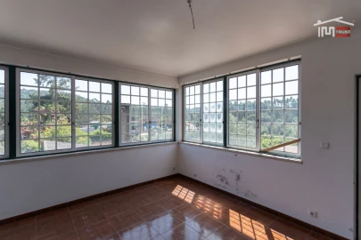 Moradia T3 para Venda em Nossa Senhora da Piedade