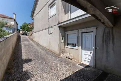 Moradia T3 para Venda em Nossa Senhora da Piedade