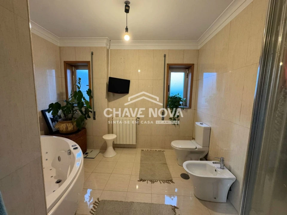 Moradia T3 para Venda em Nogueira e Silva Escura Foto 21