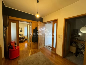 Moradia T3 para Venda em Nogueira e Silva Escura