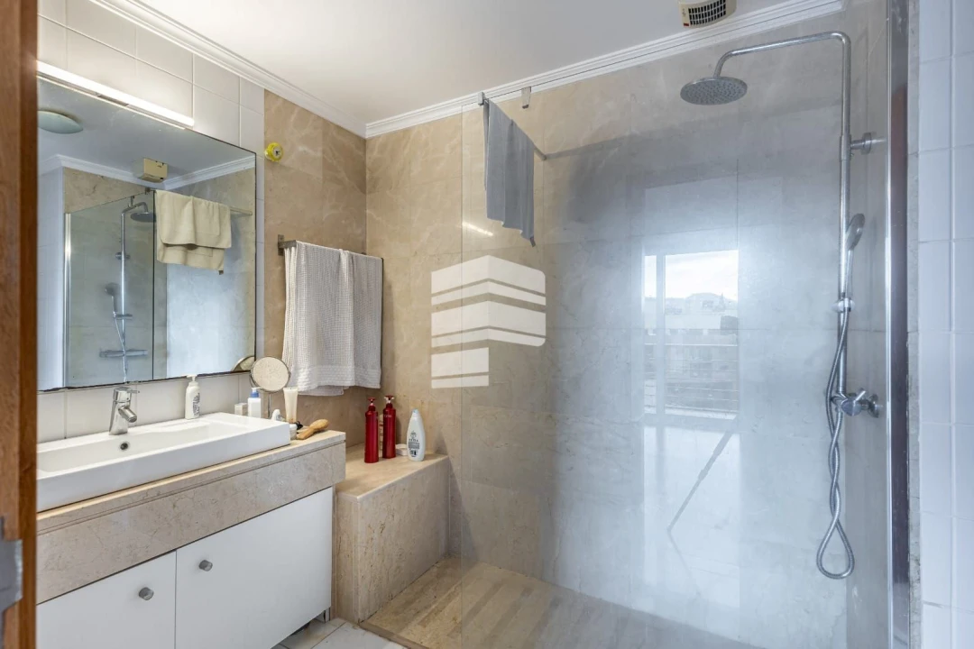 Apartamento T4 para Venda em Funchal (Santa Maria Maior) Foto 21