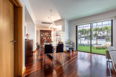 Apartamento T4 para Venda em Funchal (Santa Maria Maior)