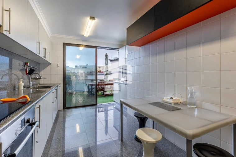 Apartamento T4 para Venda em Funchal (Santa Maria Maior) Foto 17