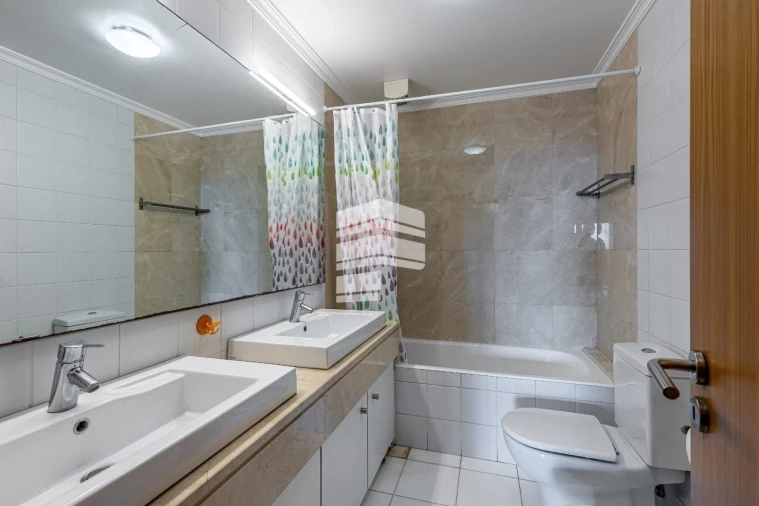 Apartamento T4 para Venda em Funchal (Santa Maria Maior) Foto 23