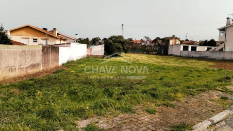 Terreno para Venda em Arcozelo