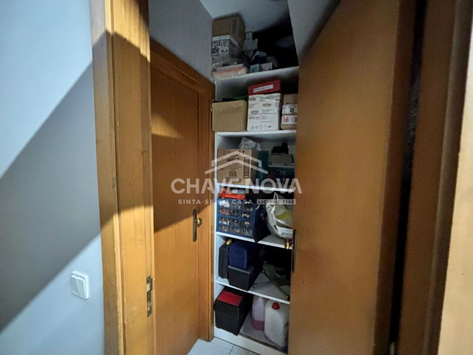 Loja para Arrendamento em Santa Marinha e São Pedro da Afurada Foto 10