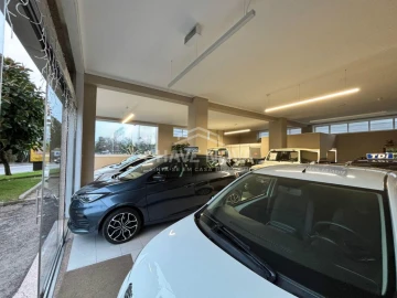 Loja para Arrendamento em Santa Marinha e São Pedro da Afurada