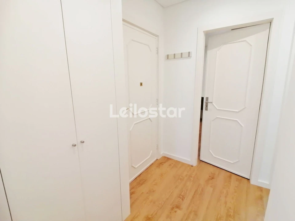 Apartamento T3 para Arrendamento em Arcozelo Foto 2