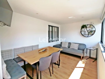 Apartamento T3 para Arrendamento em Arcozelo