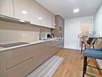 Apartamento T3 para Arrendamento em Arcozelo