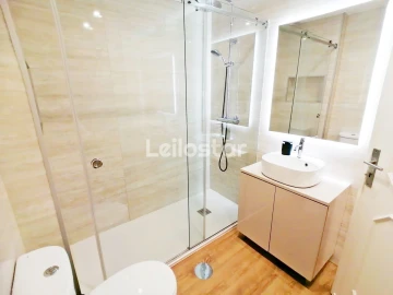 Apartamento T3 para Arrendamento em Arcozelo