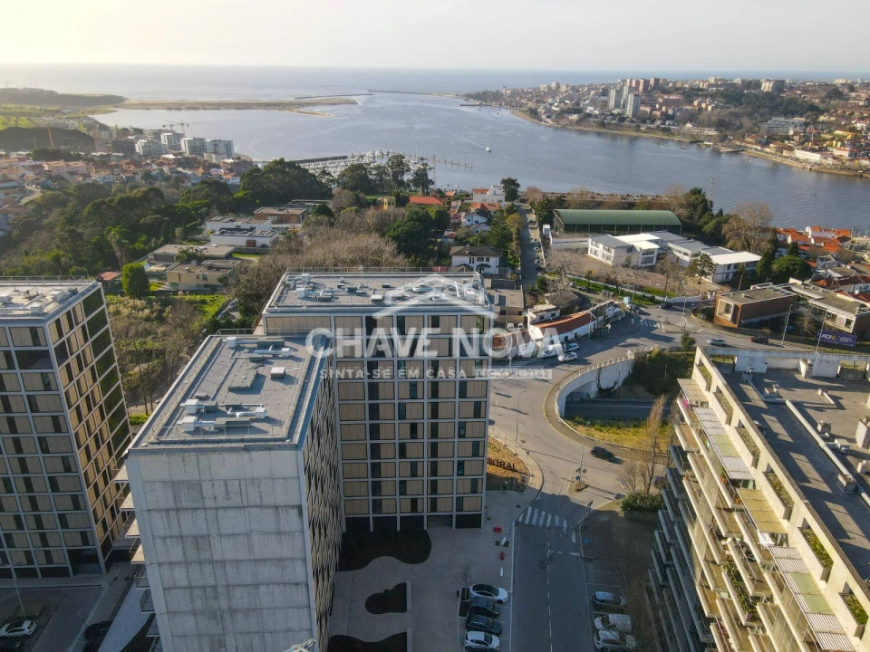 Apartamento T4 para Venda em Arcozelo Foto 1
