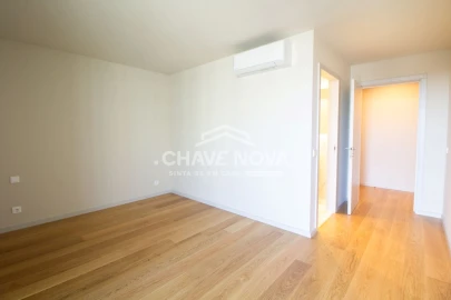 Apartamento T4 para Venda em Arcozelo