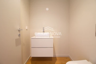 Apartamento T4 para Venda em Arcozelo