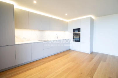 Apartamento T4 para Venda em Arcozelo