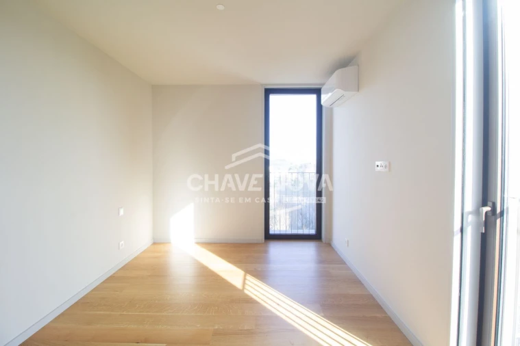 Apartamento T4 para Venda em Arcozelo Foto 10