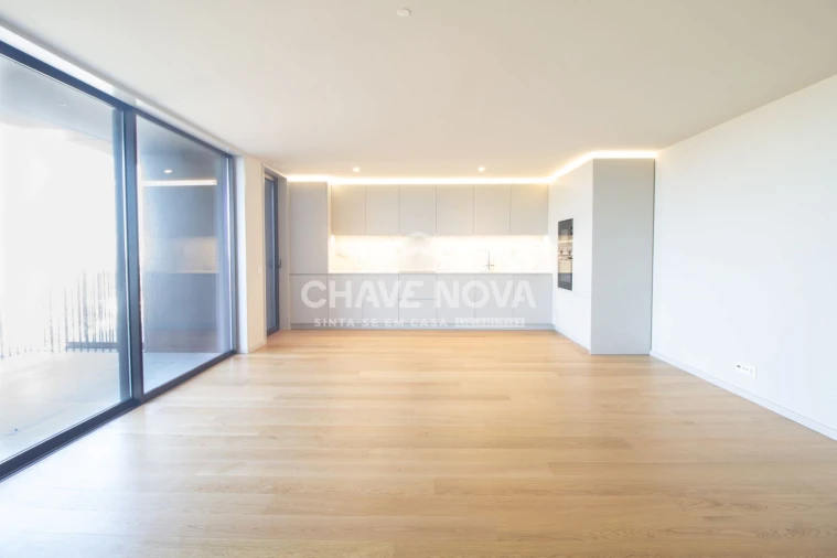Apartamento T4 para Venda em Arcozelo Foto 16