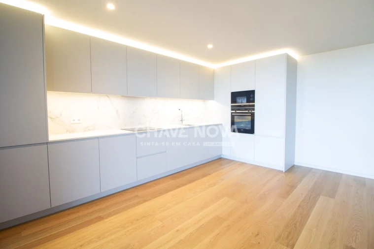 Apartamento T4 para Venda em Arcozelo Foto 17